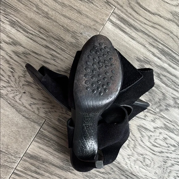 Pedro Garcia Black Sandals with Chunky Heel and Crisscross Straps - Picture 9 of 16